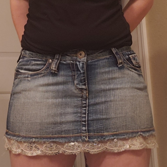 YMI denim jean white lace, silver sequin skit, size 5 - Picture 5 of 9